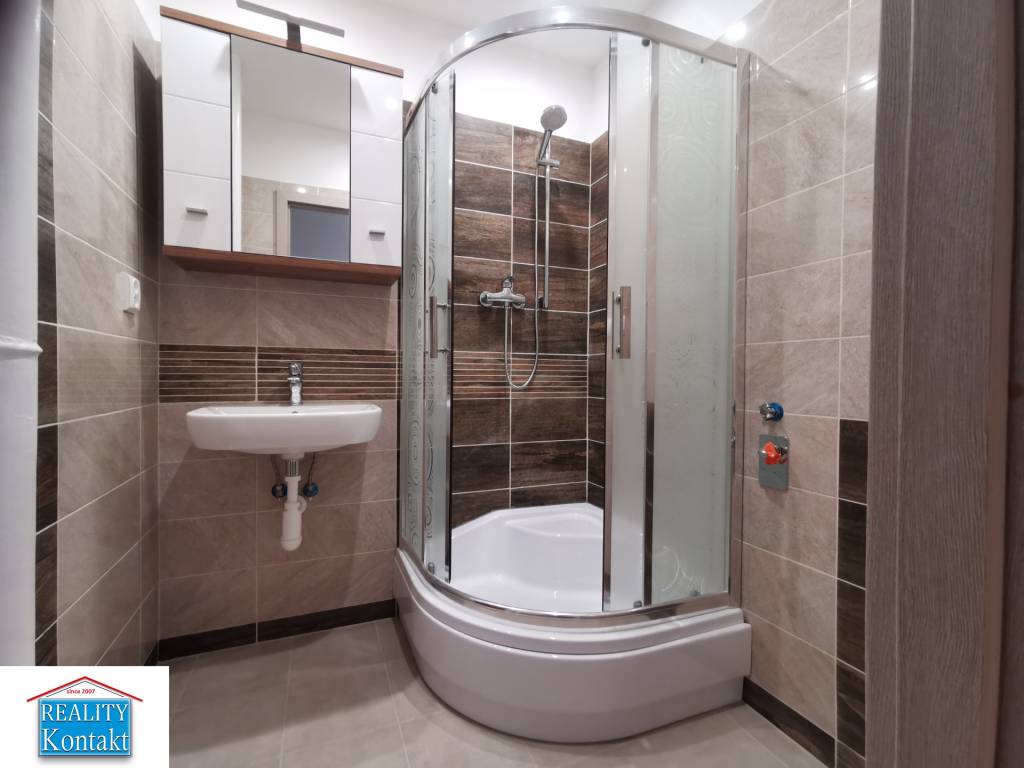 Ponúkame na prenájom 2 izbový byt v Nových Zámkoch - 6