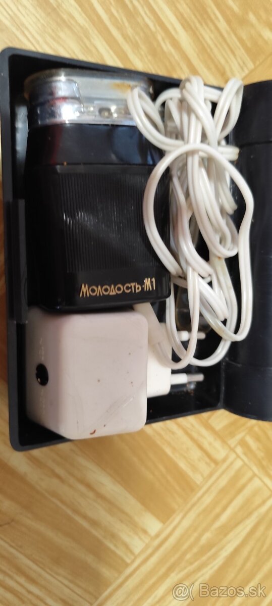 Retro holiaci strojcek Molodost - 6