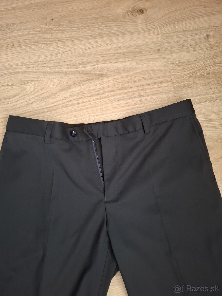 Tmavomodrý oblek - 6