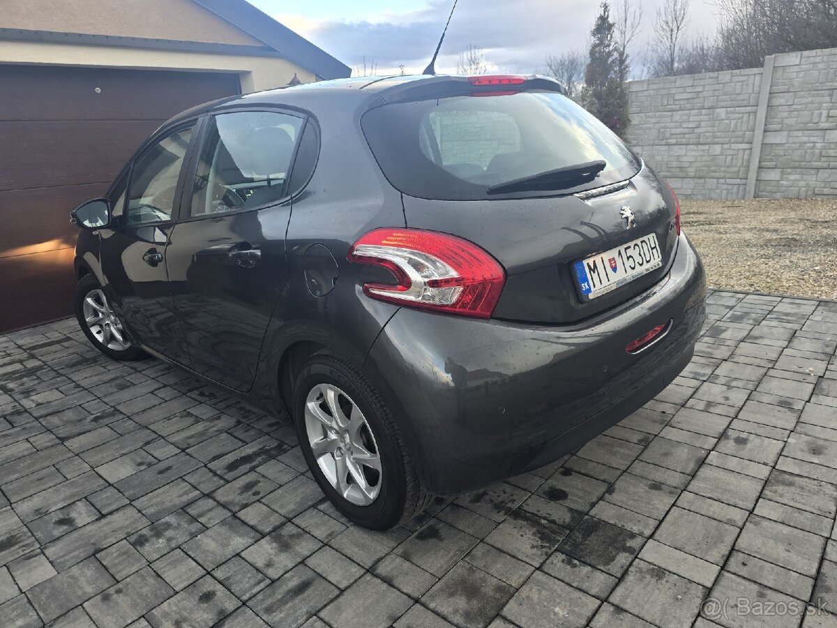 Predám Peugeot 208 1.2 benzín 45000km - 6