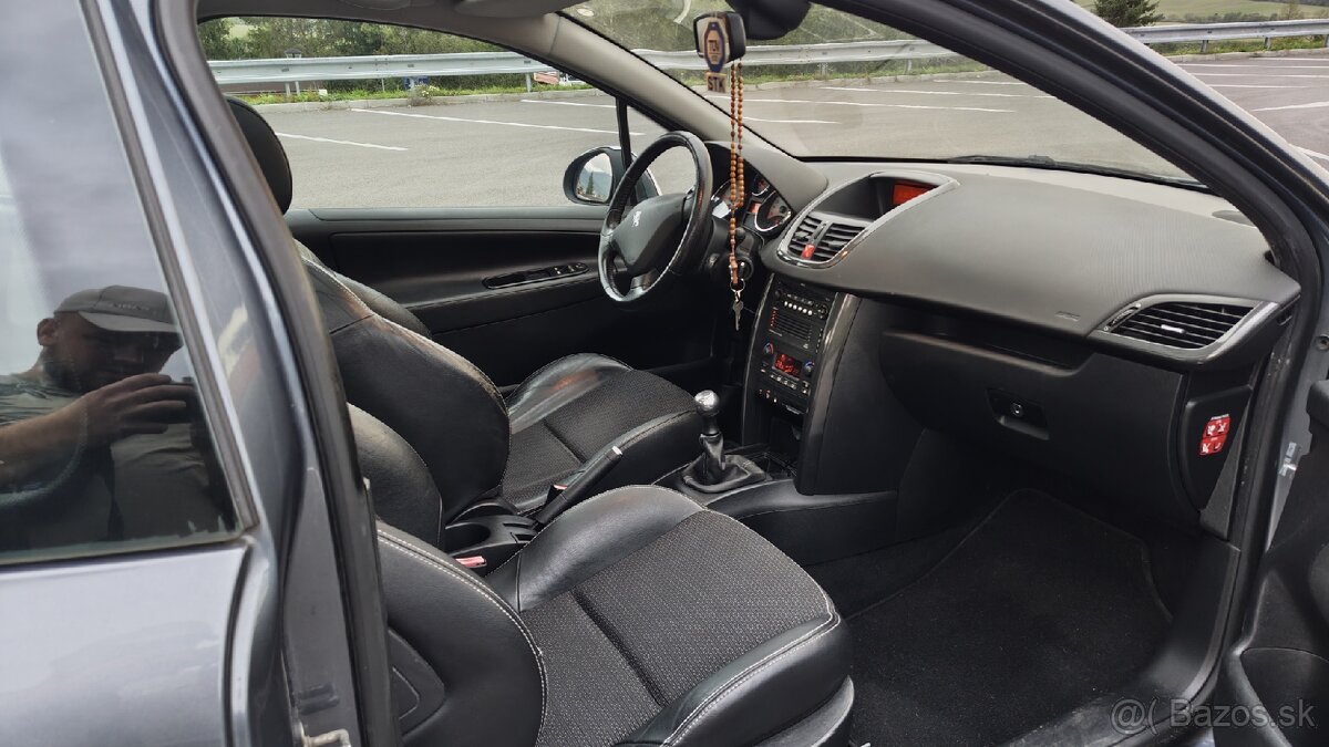 Peugeot 207 1.6 THP 110 kW - 6