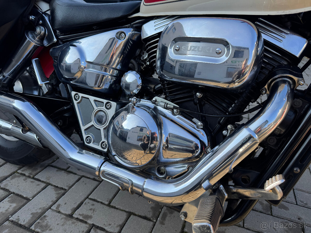 Suzuki VZ 800 Marauder - 6