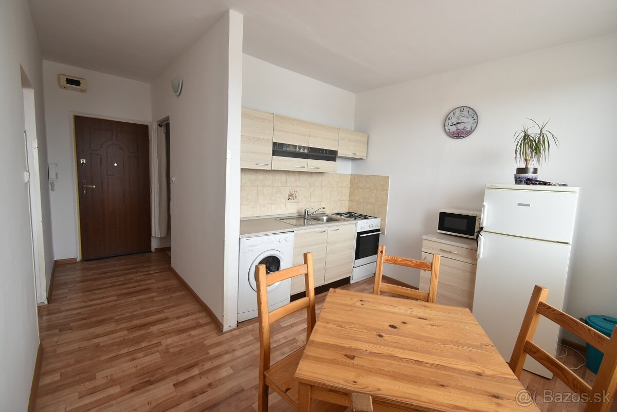 Malacky: Ponúkame priestranný 1 izb.byt Štúrova ul. - 6