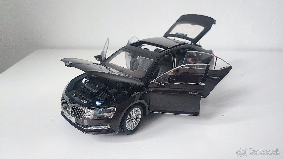 Škoda Superb 1:18 - 6