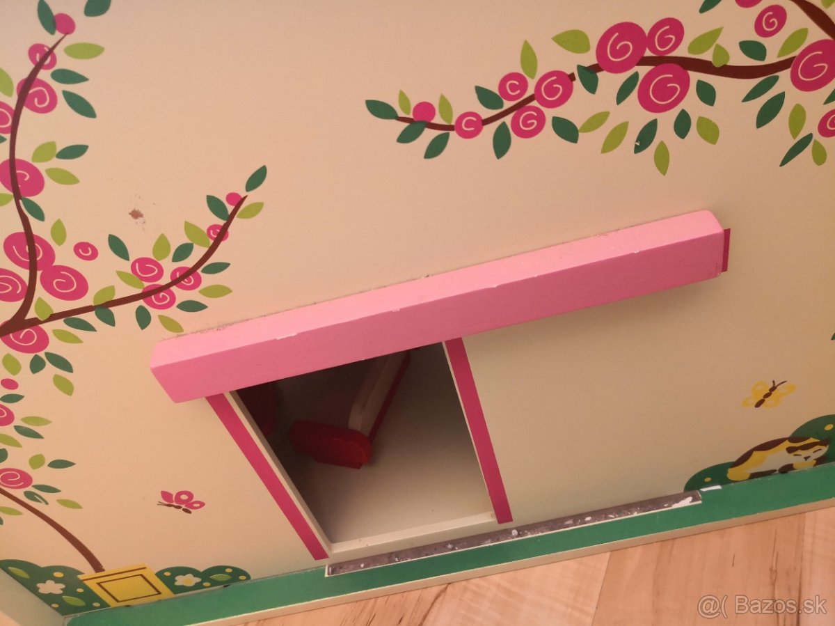 Dreveny domček pre bábiky s príslušenstvom - 6