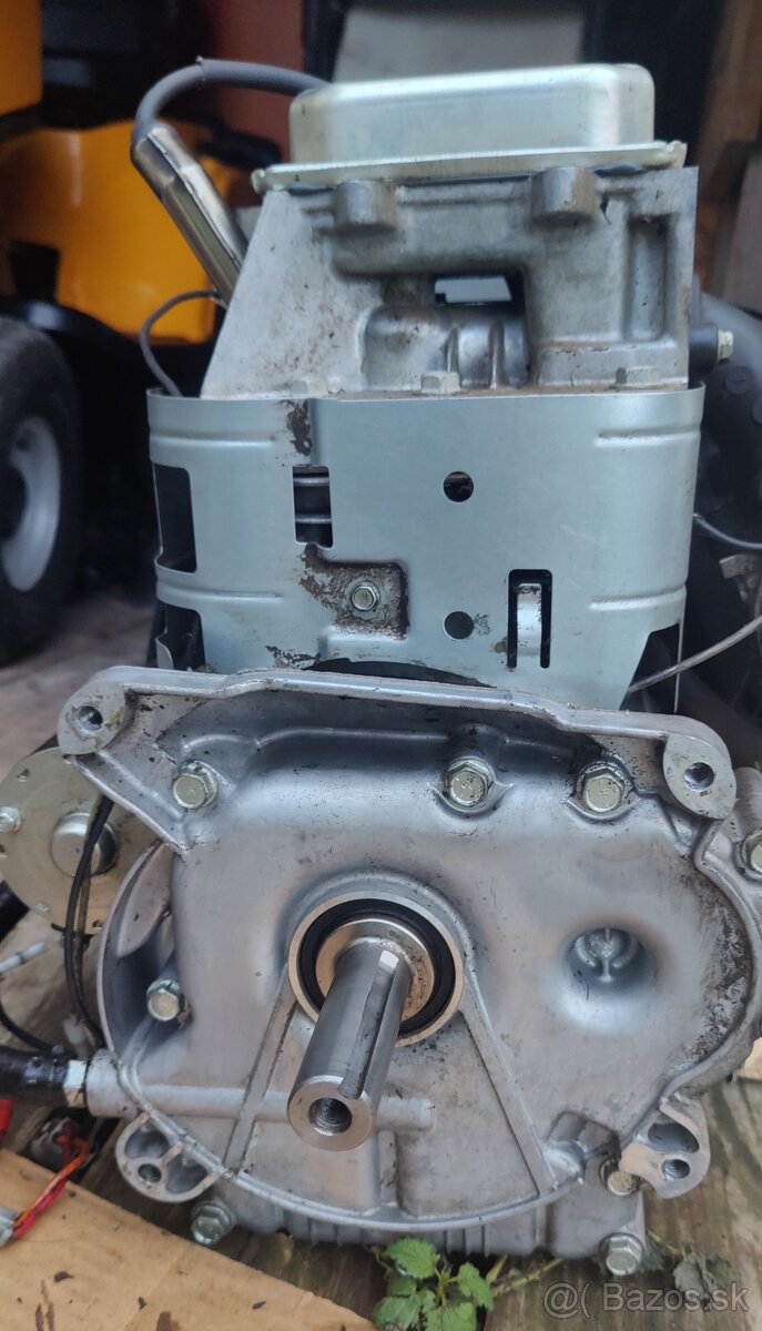 Predám motor Briggs Stratton PowerBuilt 3130 - 6