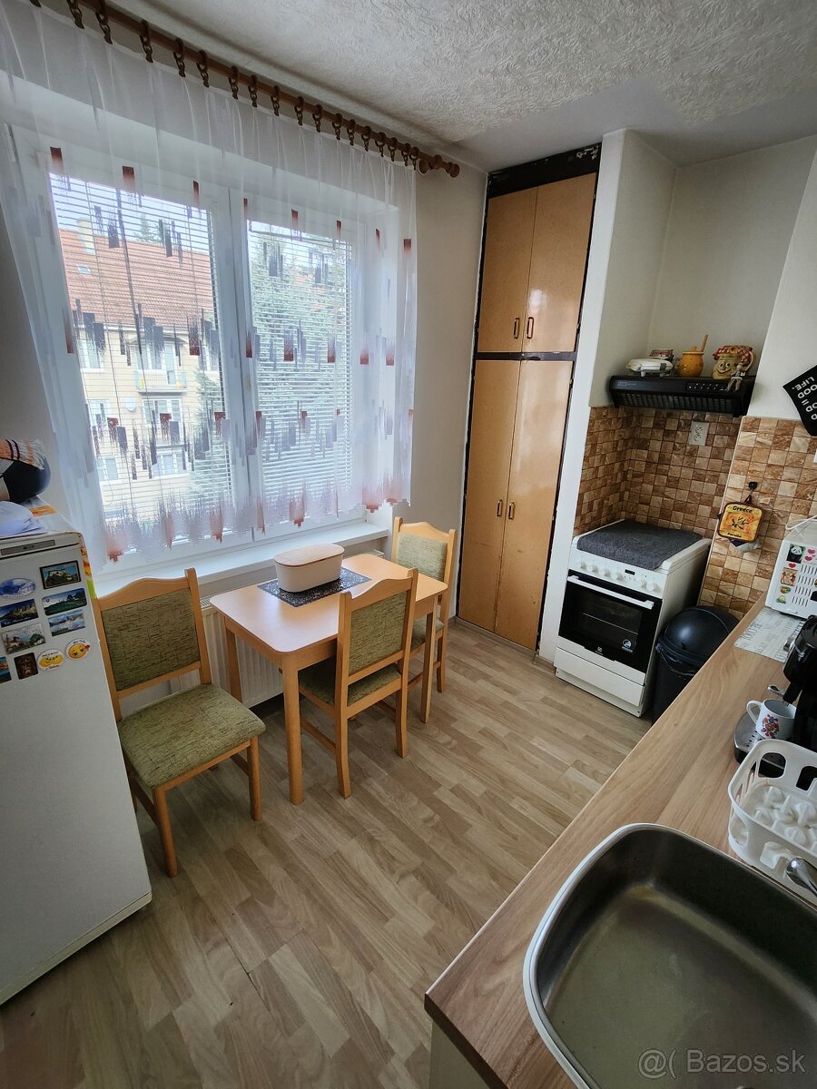 REZERVOVANÉ Na predaj 2izbový byt na ulici M.R.Štefánika - 6