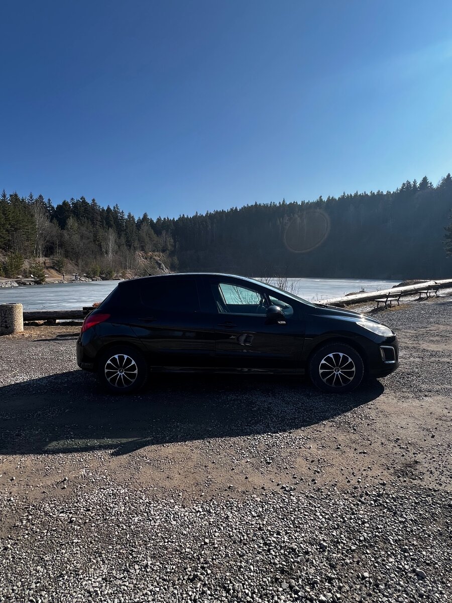 Predám Peugeot 308 1.6 Diesel r.v. 2012 - 6