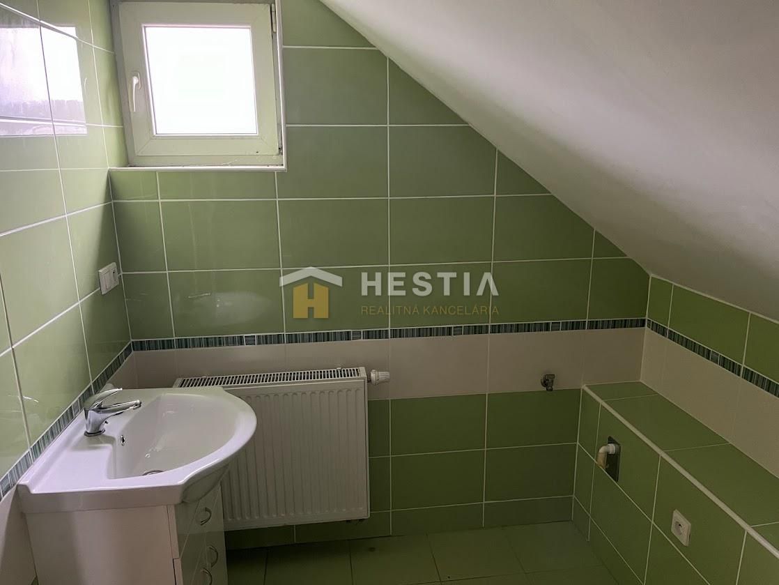 NA PREDAJ zabehnutá cukráreň/kaviareň s bytom, Čáry - 6