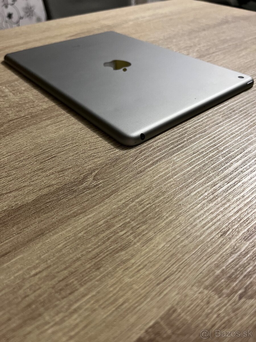 9.7” tablet iPad 5.generacia 32GB Space Gray TOP stav - 6