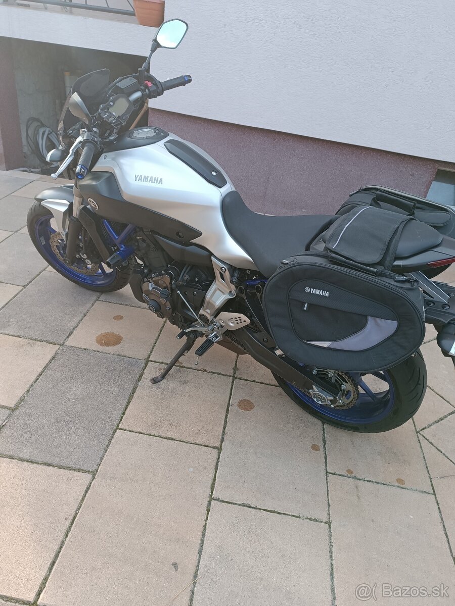 Yamaha MT07 - 6