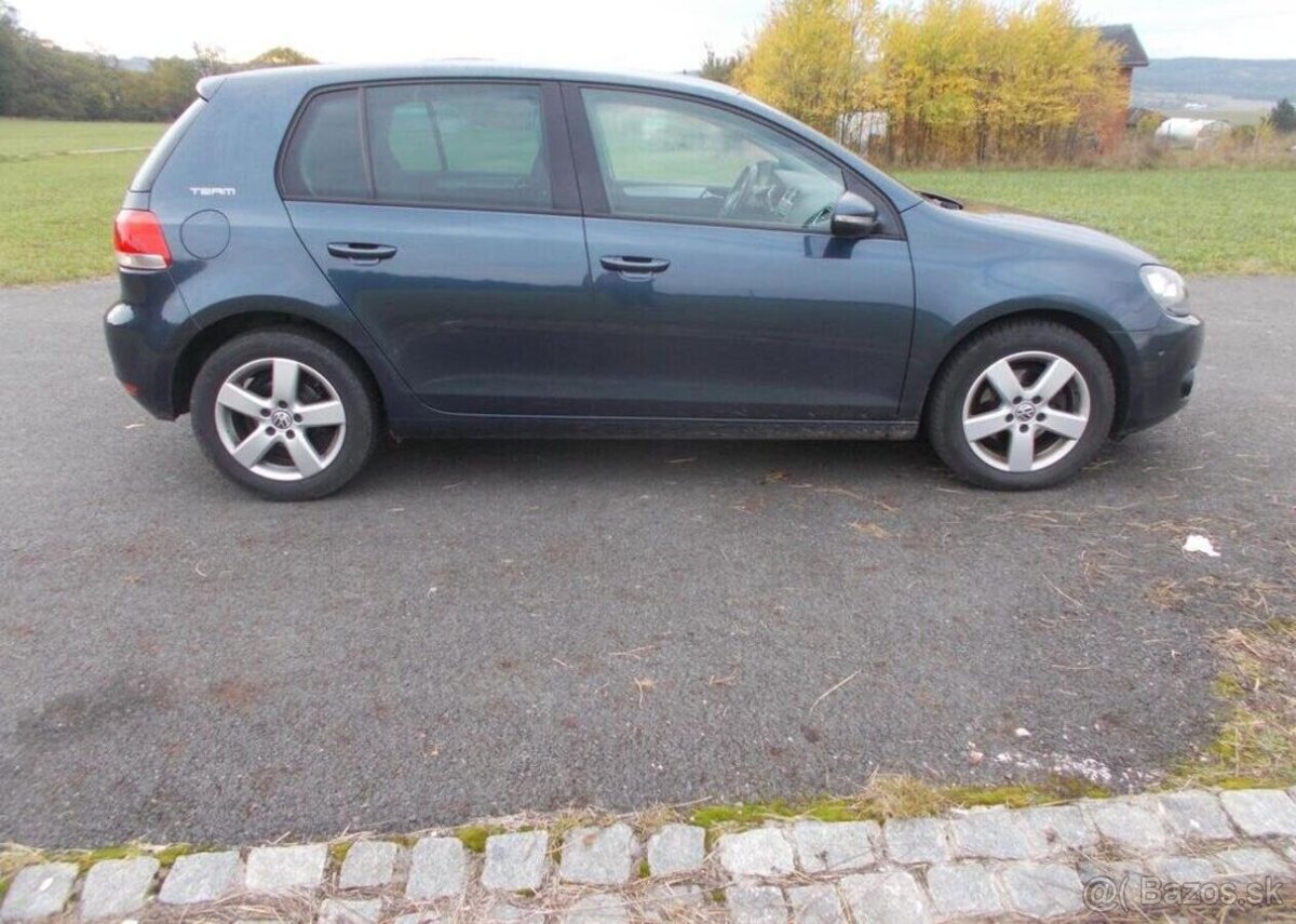 Volkswagen Golf 1,6TDI 77KW nafta manuál 77 kw - 6