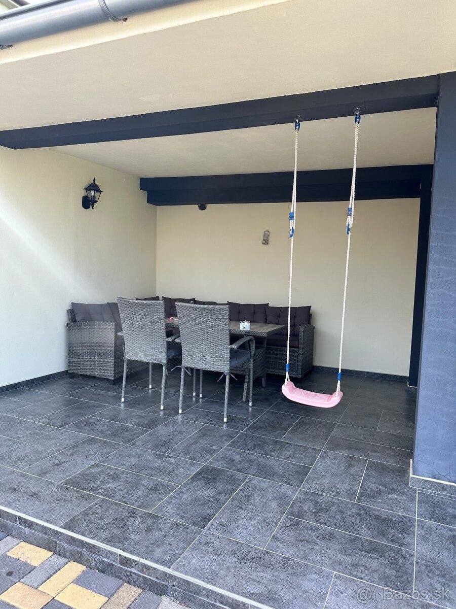 Rodinny dom s pozemkou v Okoci - 6