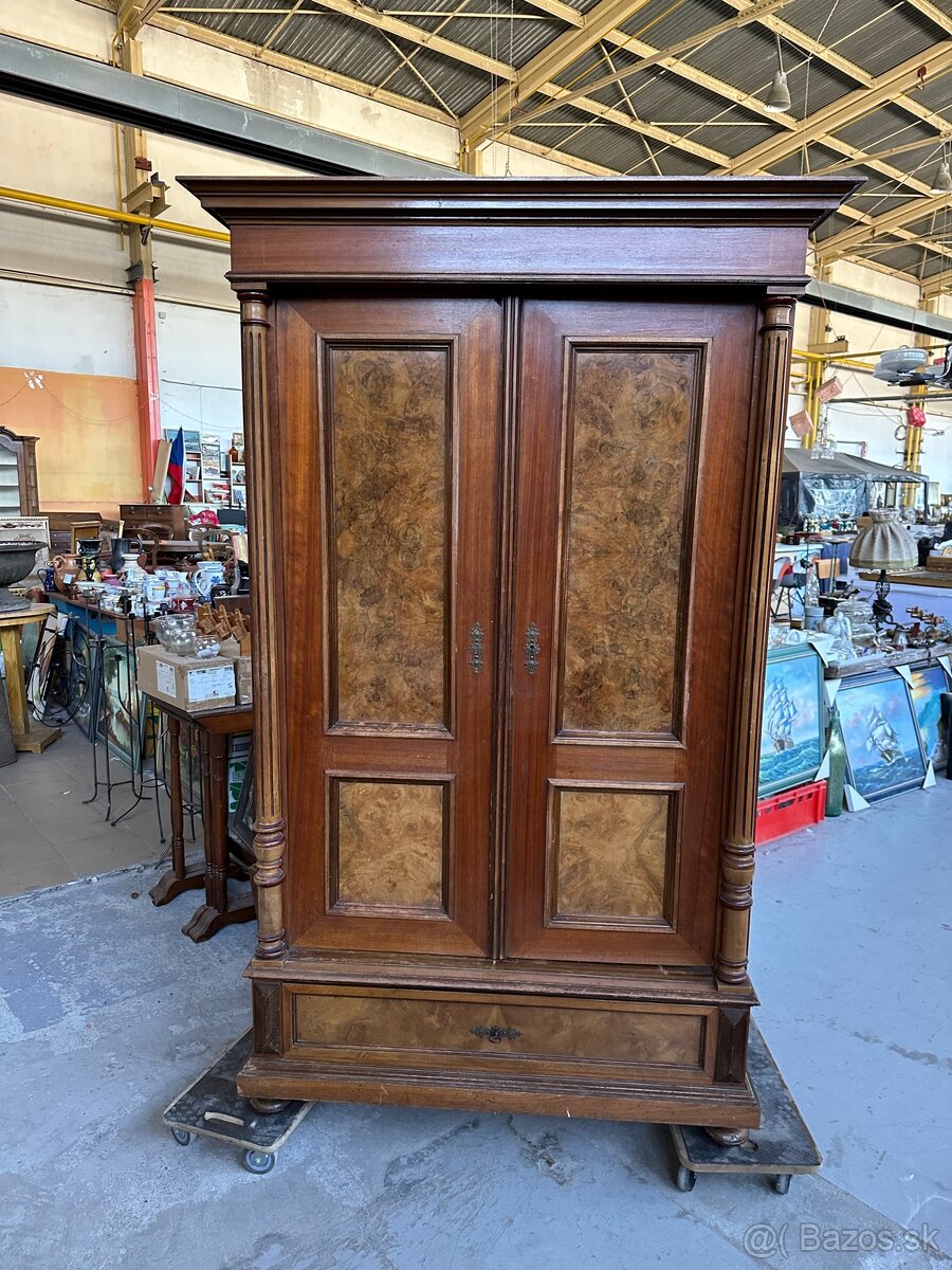 Starožitná policová skriňa - 6