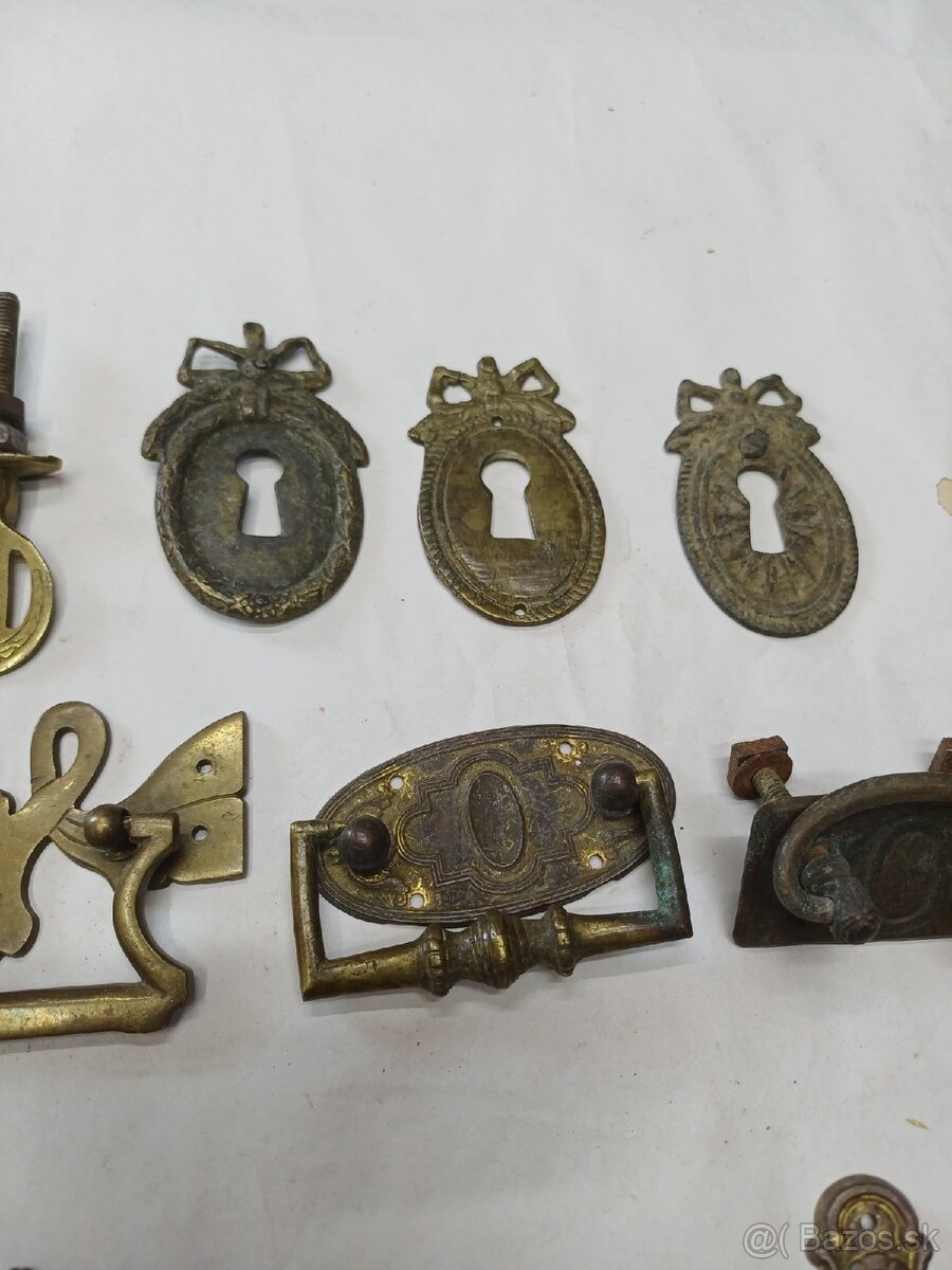 Predám staré mosazne kovanie - 6