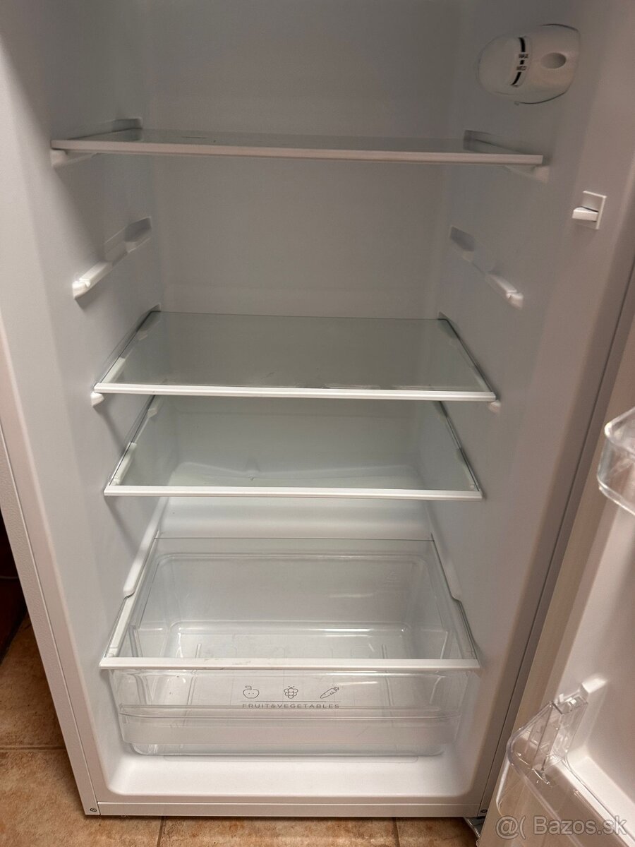 Chladnička s mrazákom Philco PT 204E - 6