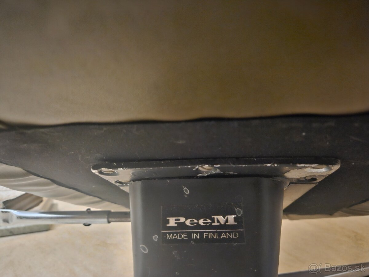 Predam ikonicke kreslo Peem - 6