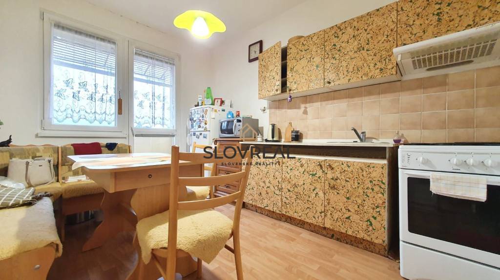 Na predaj 3 izbový byt v meste Banská Štiavnica, 70 m2 - 6