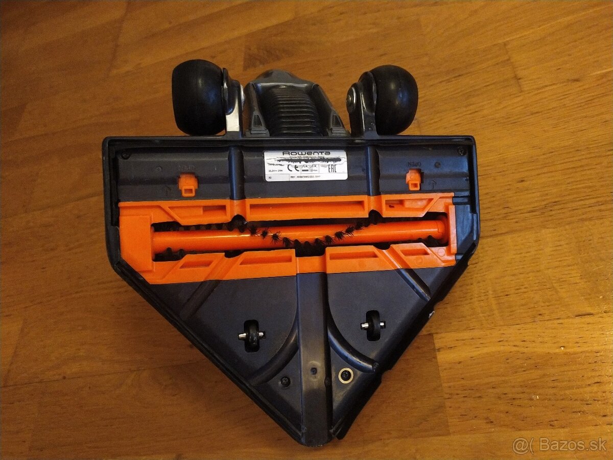 VYSÁVAČ TYČOVÝ EXTREME CYCLONIC ROWENTA - 6