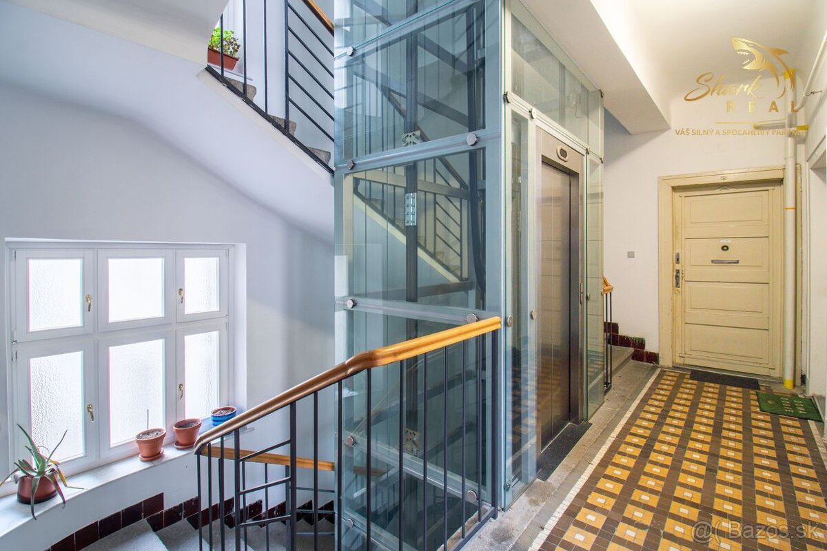 Na predaj veľkometrážny 5-izbový byt 135m2 v historickom dom - 6