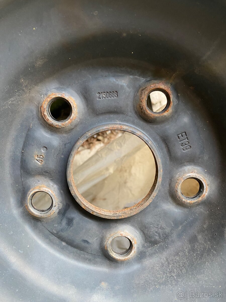 Lacno predam zimne pneu 195/65 R15 na plechovych diskoch - 6