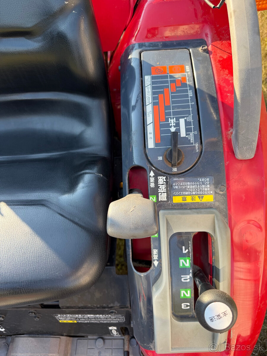 Japonský malotraktor Mitsubishi MT 190 - 6