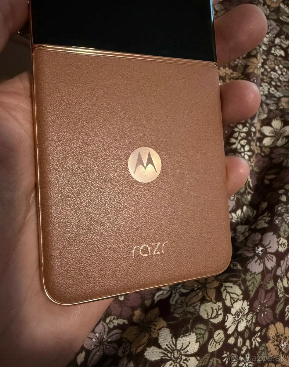 Motorola Razr 50 Ultra - 6
