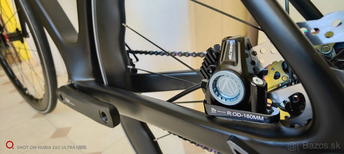 Kompletný karbónový cestný bicykel s elektronickým radením - 6