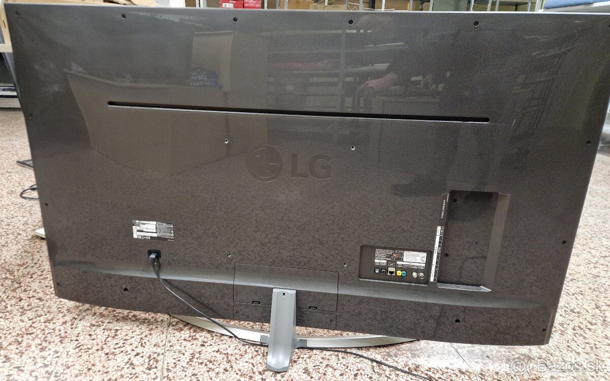 LG 60UH7707 60" TV - 6