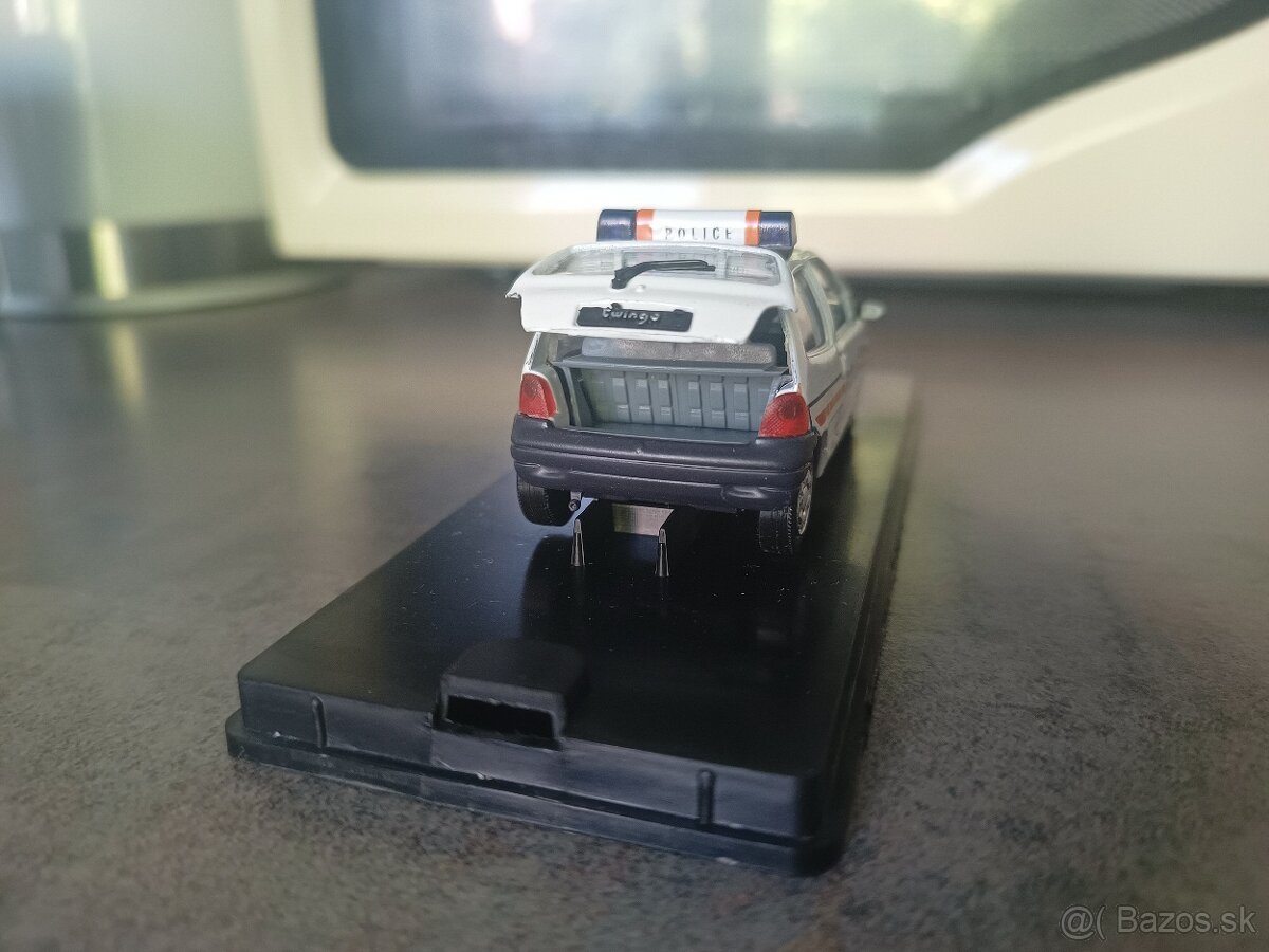 1:43 Renault Twingo Police - 6