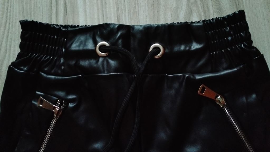 Koženkové legíny, v. M - 6