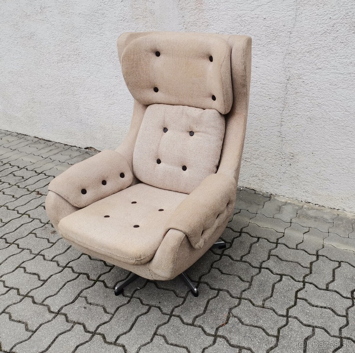 Velke retro otocne kreslo usiak Up Zavody - 6