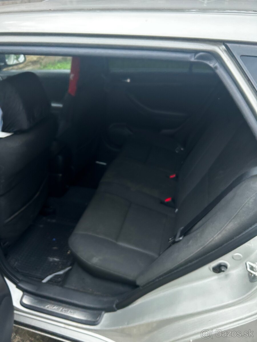 Predám Toyota avensis d4d 2.0d 2007 rv - 6