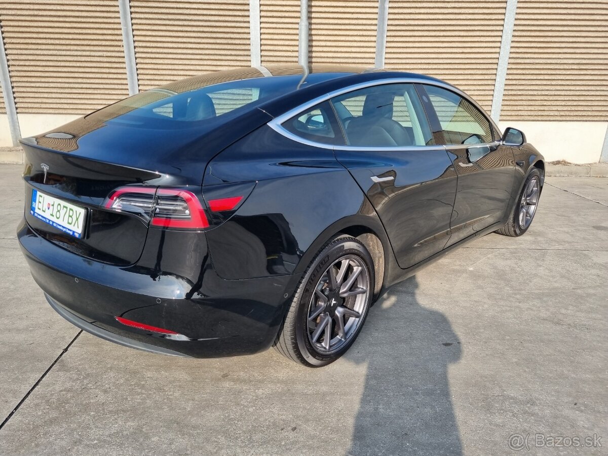 TESLA MODEL 3 Standart Range plus - 6