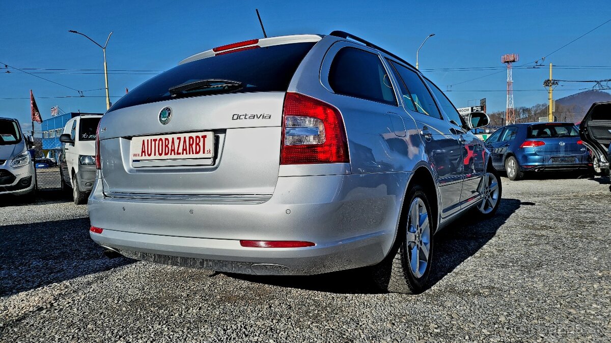 Škoda Octavia Combi 1.6 MPi Tour benzín - 6