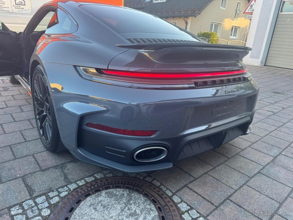 Porsche 911 Turbo S - 6
