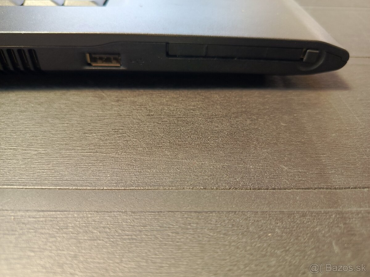 BenQ JoyBook A52E - 6