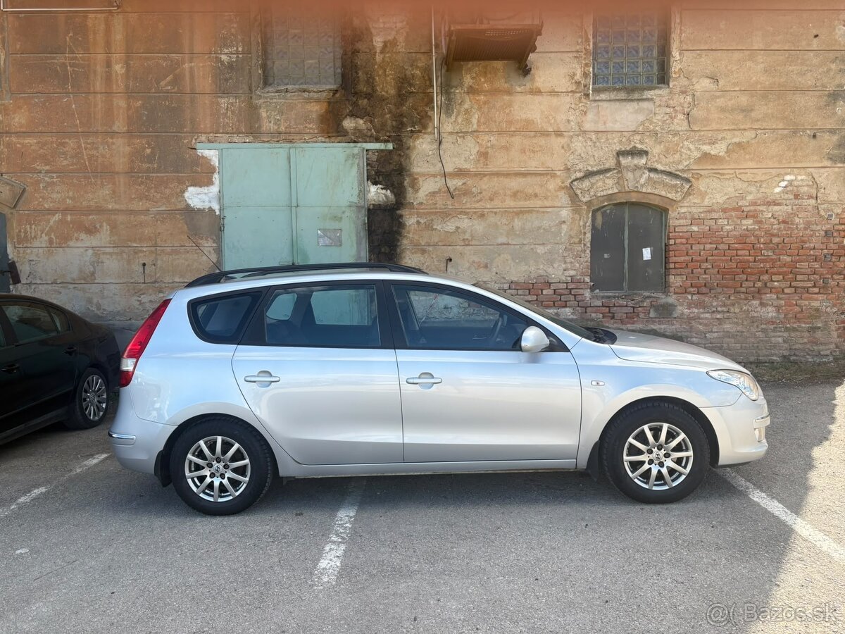 Hyundai i30 CW 1.6i - 6