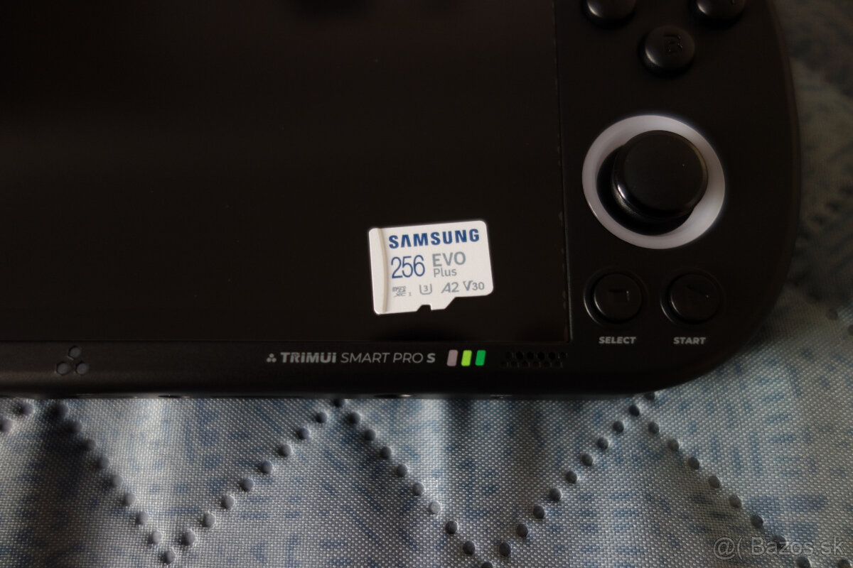 TRIMUI Smart Pro S + 256 GB microSD Samsung - parádne PSPčko - 6