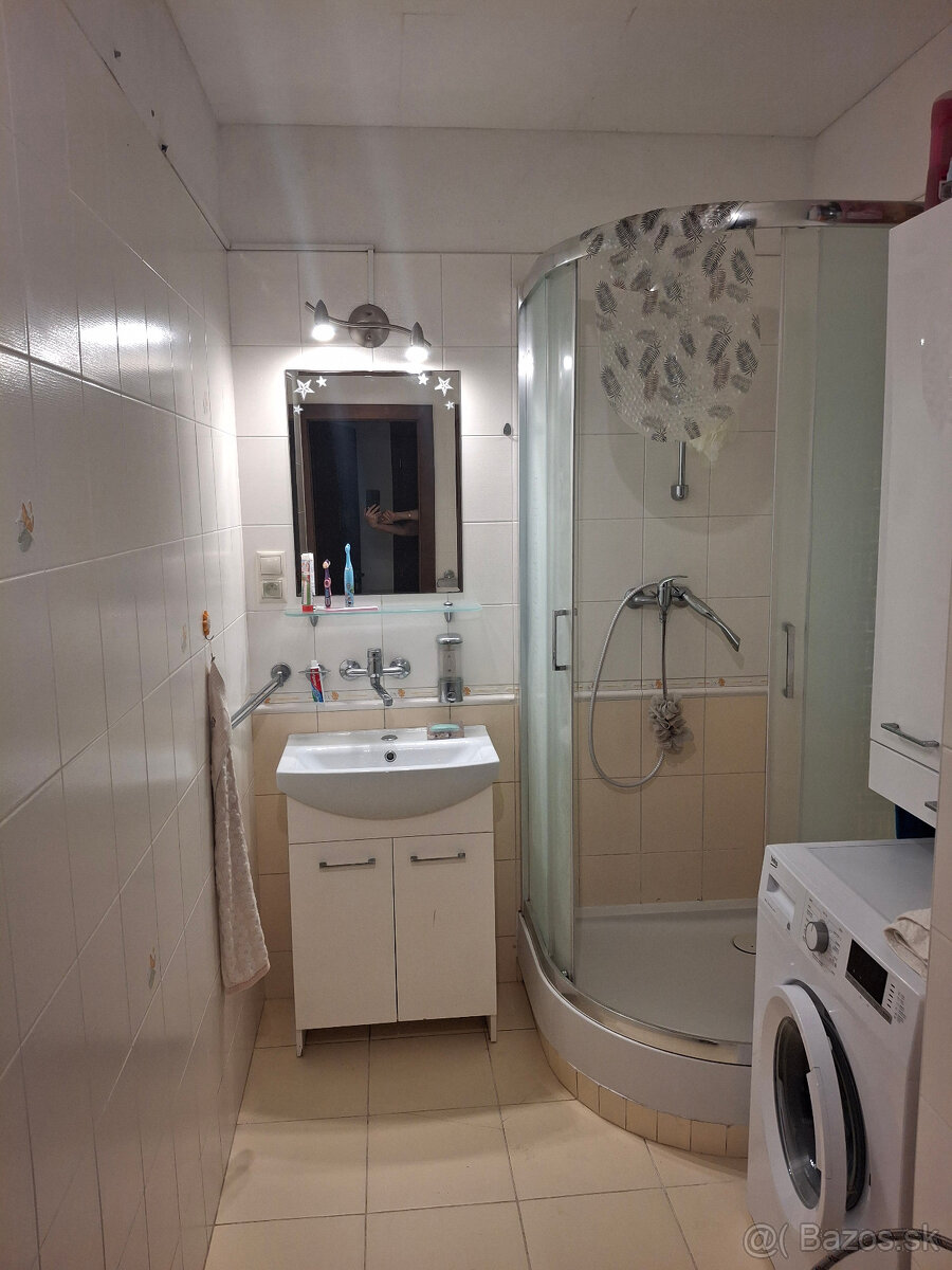 Na predaj veľký 3-izbový byt Bánovce nad Bebravou (SEVER) - 6