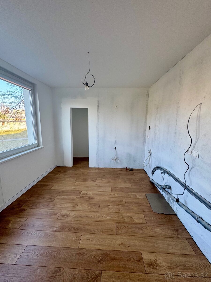 Kompletne 2025 zrekonštruovaný 3-izbový byt 81m2 na ulici J. - 6