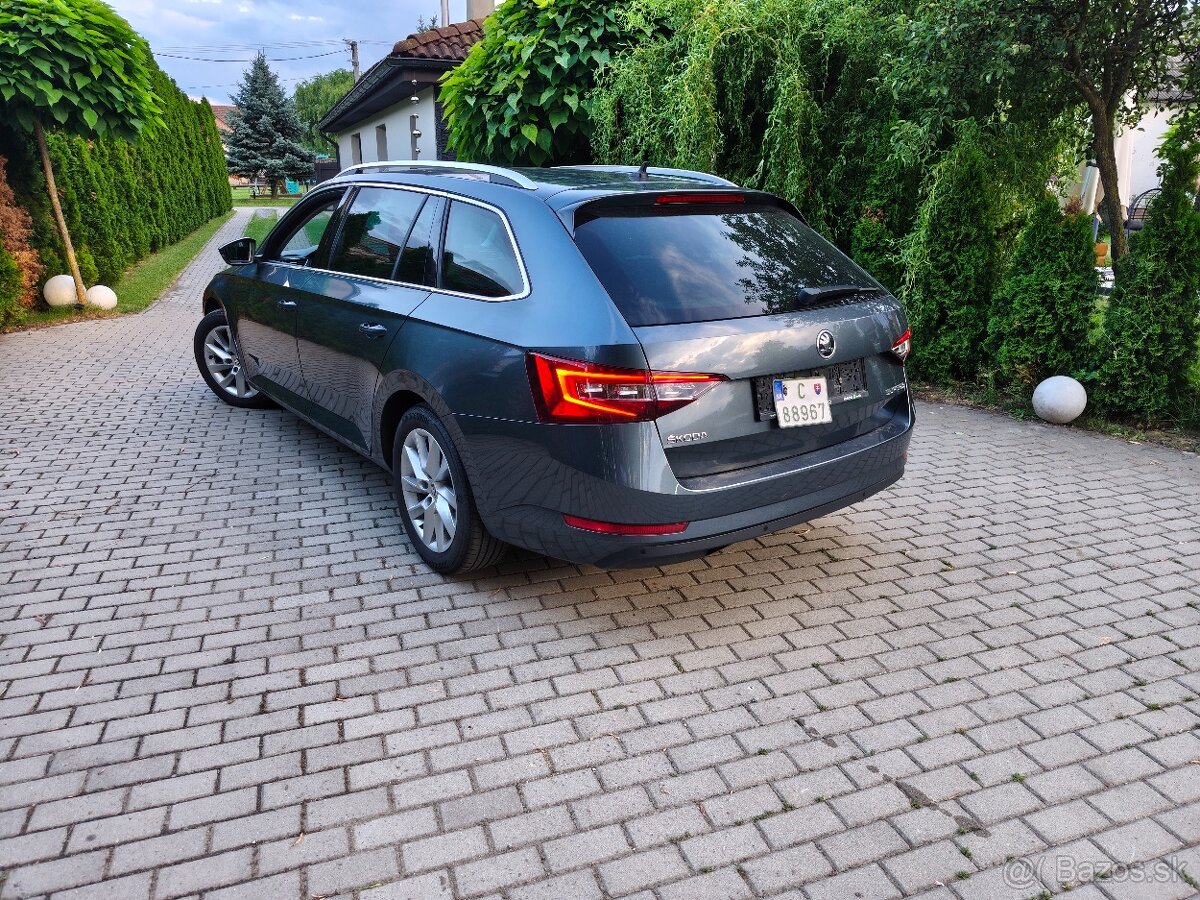 Škoda Superb combi STYLE DSG model 2018 - 6