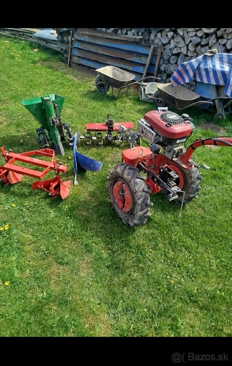 Malotraktor s motorom B&S + sada - 6