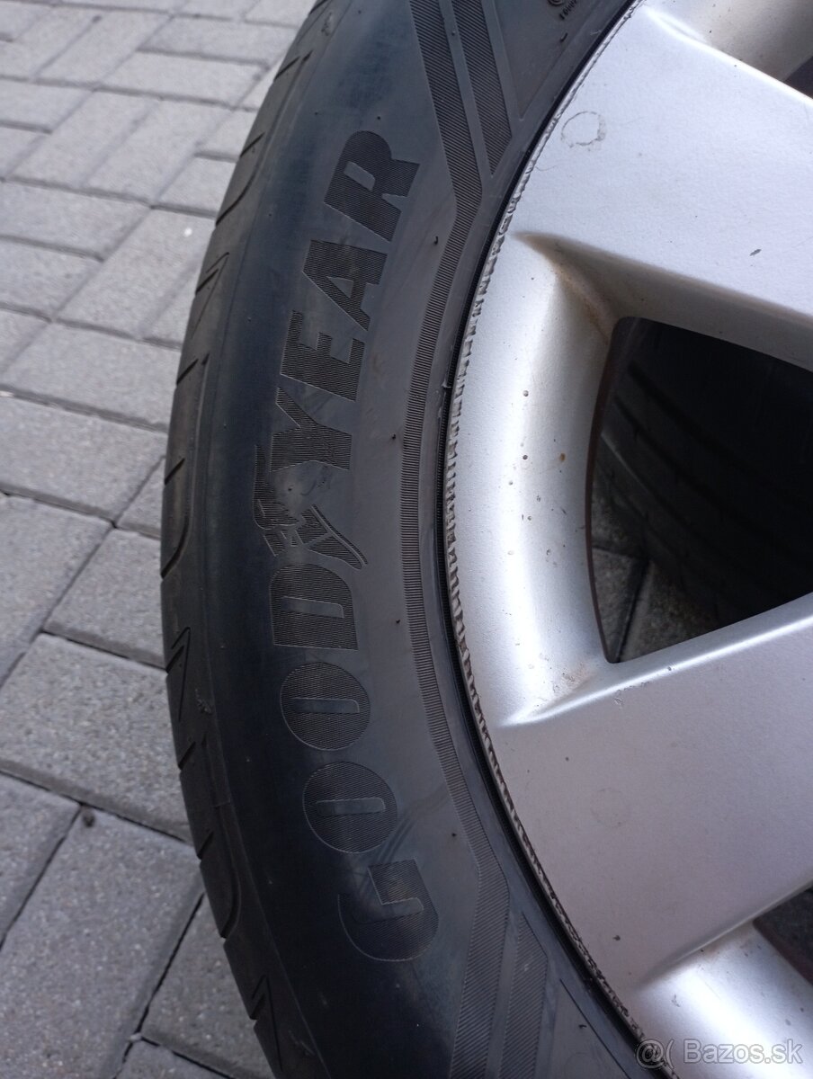 2ks letne 235/60R18 Goodyear - 6
