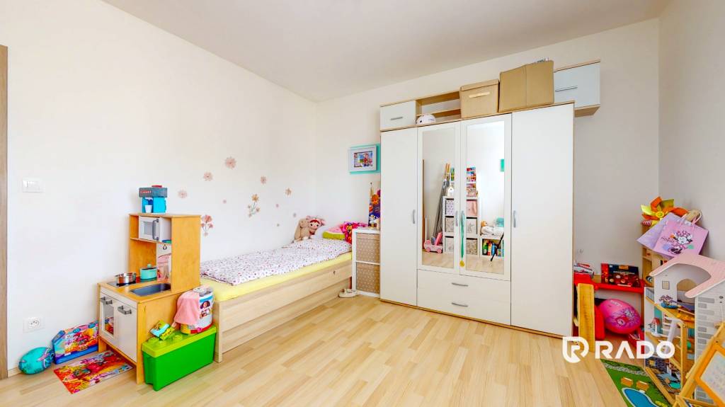 RADO | 4i byt s terasou a parkovaním v tichej časti Rovinky - 6