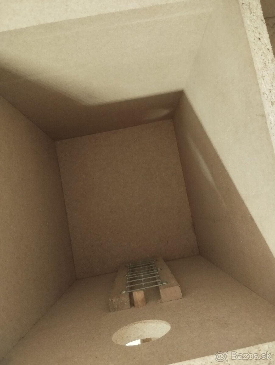 Hniezdiaca búdka pre Alexandra alebo Rozelu - 6