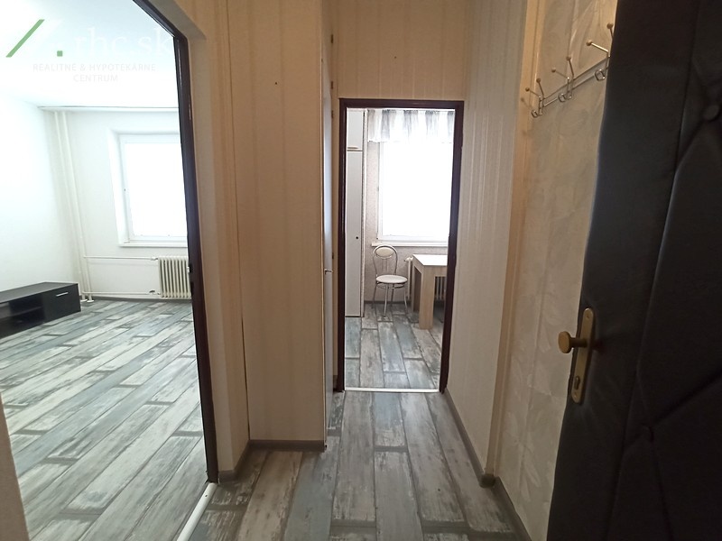 IHNEĎ OBYVATEĽNÝ 1- IZBOVÝ BYT - KUKUČÍNOVA, STROPKOV - 6