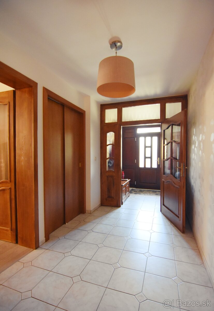 Na predaj Rodinný dom,Trenčín-Zlatovce, krásny pozemok 900m2 - 6