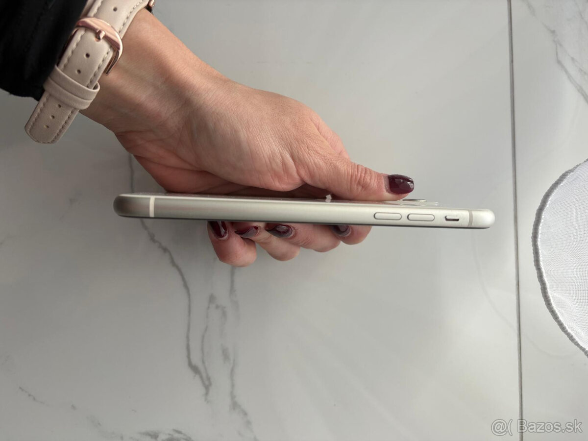 iPhone 11, 64 GB. - 6