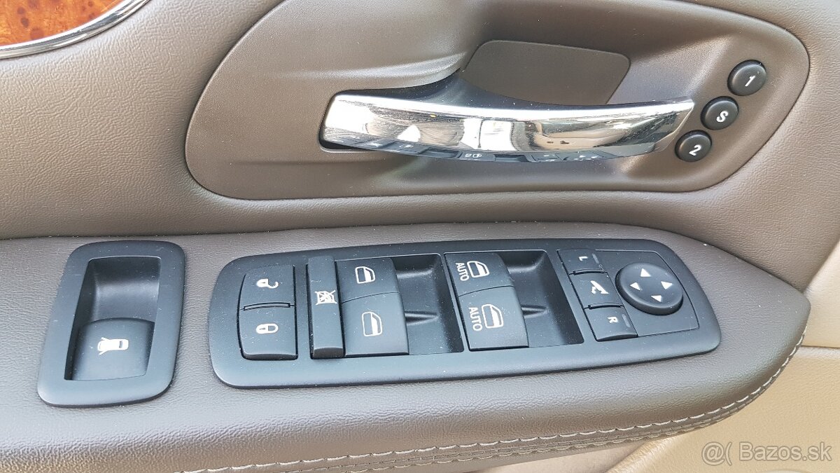 Chrysler Town&Country - 6